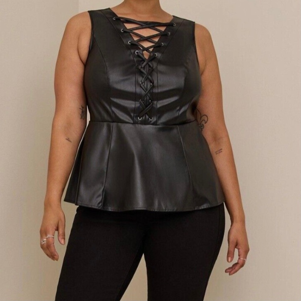 TORRID Women’s Black Faux Leather Lace Up Peplum Top Size 3 - Picture 5 of 8